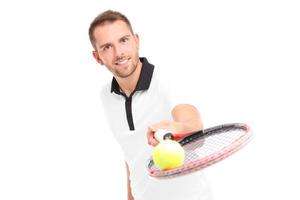 joueur de tennis donnant une raquette photo