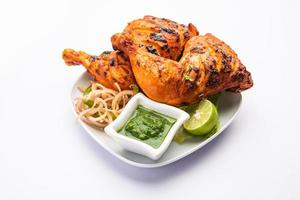 le poulet tandoori est un aliment épicé indien non végétarien photo