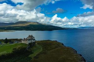 château duart, paysage de l'île de mull photo