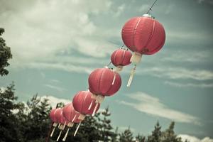 lanternes chinoises rouges en papier photo