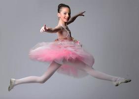 belle fille danseuse de ballet. photo