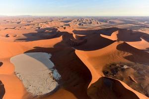 mer de sable du namib - namibie photo