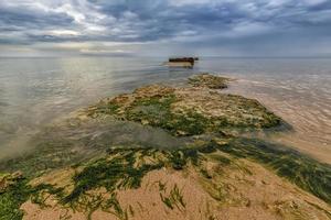 beauté nuageuse lever du soleil sur la côte de la mer noire, bulgarie photo