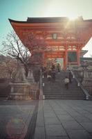 kyoto, japon higashiyama kiyomizu dera- nio-mon photo