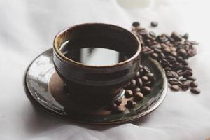 café noir chaud pour les boissons du matin photo