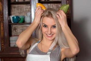 fille aux légumes photo