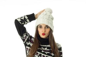 jolie fille en pull d'hiver chaud photo