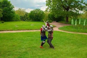 combat à l'épée de chevalier photo