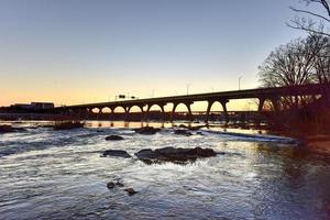 james river park par la passerelle du pipeline à richmond, virginie, usa photo