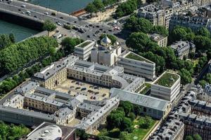 l'église orthodoxe russe près du quai branly à paris, surnommée saint vladimir. photo