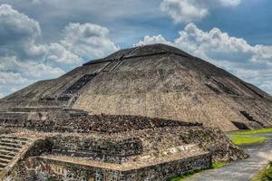 pyramide du soleil, teotihuacan photo