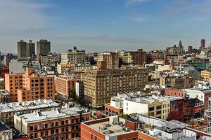 new york city - 30 novembre 2017 - vue sur les toits de la ville de new york sur manhattan lors d'une journée ensoleillée photo