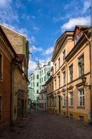 vieille ville de tallinn en soirée d'été photo