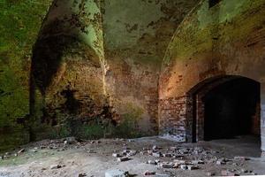 anciennes caves de la forteresse à daugavpils photo