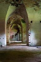 anciennes caves de la forteresse à daugavpils photo