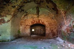 anciennes caves de la forteresse à daugavpils photo