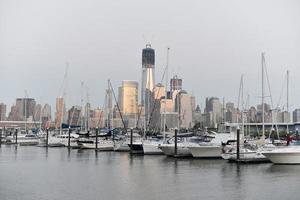 skyline de new york depuis la ville de jersey, new jersey. photo