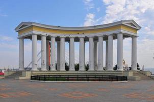 colonnade au palais vorontsov à odessa, ukraine photo