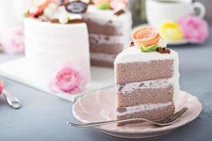 gâteau de fête des mères avec des fleurs photo