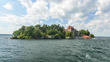 château du chanteur, île sombre, new york photo