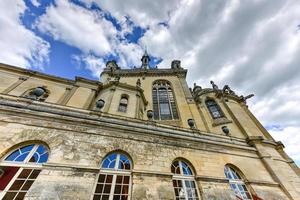 château de chantilly, château historique situé dans la ville de chantilly, france. photo