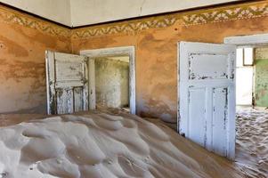 ville fantôme kolmanskop, namibie photo