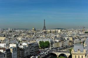 l'horizon de paris depuis la cathédrale notre-dame de paris, en france. photo