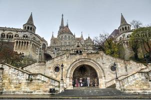 église matthias, château de buda - budapest, hongrie photo