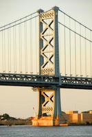 le pont benjamin franklin, un pont suspendu sur le fleuve delaware reliant philadelphie, pennsylvanie, et camden, new jersey. photo