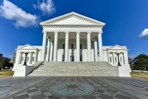 le capitole de l'état de virginie, conçu par thomas jefferson qui s'est inspiré de l'architecture grecque et romaine de richmond, en virginie. photo