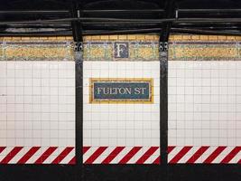 new york city - 13 juin 2018 - station de métro fulton street sur le métro nyc à new york city. photo