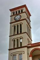 tour de l'horloge florentine du parlement des bermudes à hamilton sur la colline du parlement. photo