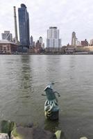 Sculptures de Tom Otterness, Roosevelt Island, New York photo