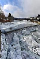 quechee river park vermont pendant l'hiver. photo