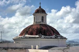 La cathédrale de san juan bautista est une cathédrale catholique romaine située dans le vieux san juan, à porto rico. cette église est construite en 1521 et est la plus ancienne église des états-unis. photo