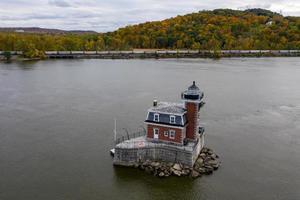 le phare d'hudson athènes, parfois appelé hudson city light, est un phare situé dans la rivière hudson dans l'état de new york photo