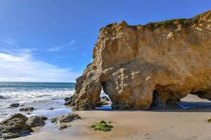 belle et romantique plage d'état d'el matador à malibu, californie du sud photo