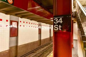 new york city - 16 février 2016 - station de métro mta 34th street, herald square à new york. photo