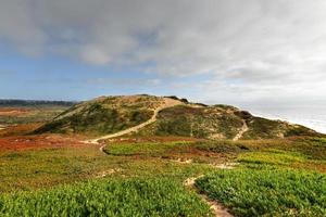 fort ord dunes state park est un parc d'état situé en californie, aux états-unis, le long de 4 miles de côtes sur la baie de monterey et créé à partir d'une partie du fort ord fermé. photo