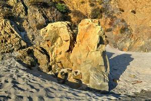 plage de pfeiffer le long du parc d'état de pfeiffer à big sur, californie. photo