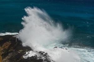 plage de trou de soufflage de halona sur oahu, hawaii photo