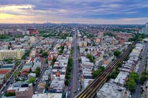 voies de métro le long du sud de brooklyn, desservant coney island, brighton beach, ocean parkway et sheepshead bay. photo