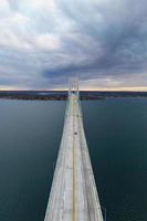 le pont claiborne pell est l'un des plus longs ponts suspendus au monde situé à newport, ri, états-unis. photo