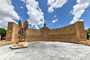 monument à la patrie le long du paseo montejo au yucatan, merida, mexique. photo