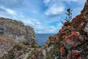 paysage du cap khoboy, île d'olkhon, baïkal, sibérie, russie photo