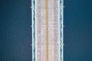 le pont claiborne pell est l'un des plus longs ponts suspendus au monde situé à newport, ri, états-unis. photo