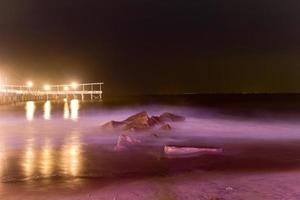 jetée sur la plage photo