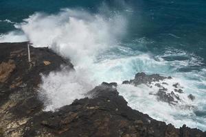 plage de trou de soufflage de halona sur oahu, hawaii photo