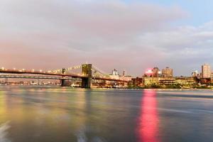 pont de brooklyn et rivière est photo