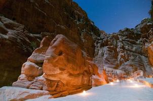 rocher en forme d'éléphant - petra, jordanie photo